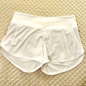 Lululemon LIKE NEW Speed Up 4” lined shorts
